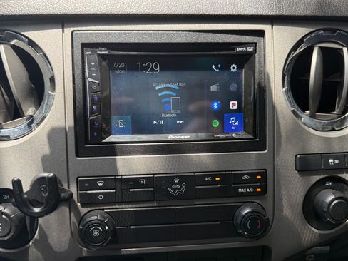Used 2014 Ford F250 XLT w/ XLT Premium Package AWD/4WD image 13
