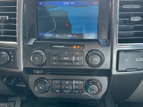 Used 2017 Ford F250 XLT w/ XLT Premium Package image 18