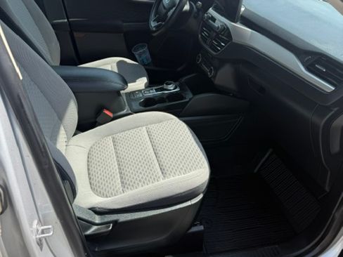 Used 2020 Ford Escape SE FWD image 18