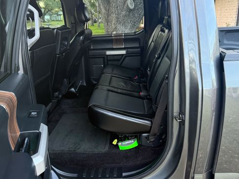 Used 2016 Ford F150 Lariat image 9