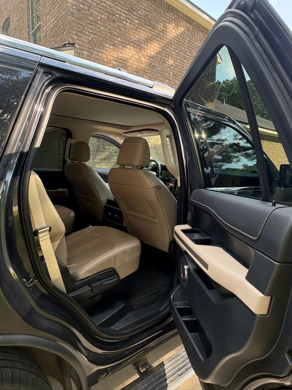 Used 2024 Ford Expedition Limited RWD image 15