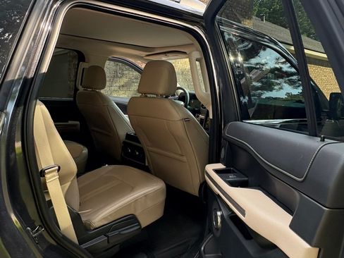 Used 2024 Ford Expedition Limited RWD image 15