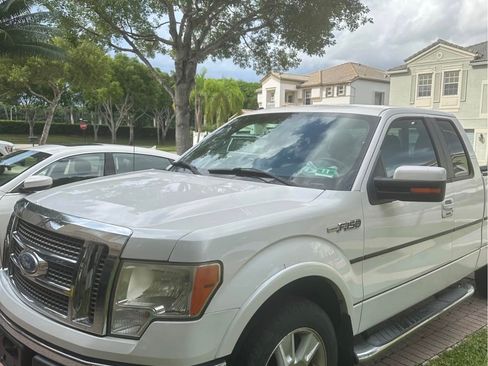 Used 2010 Ford F150 Lariat RWD image 1