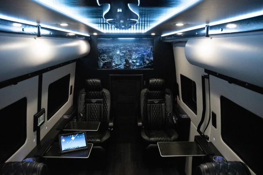 Used 2020 Mercedes-Benz Sprinter 3500 image 4