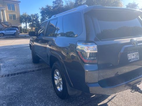 Used 2015 Toyota 4Runner SR5 Premium image 4