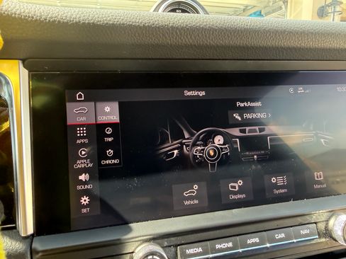 Used 2019 Porsche Macan AWD/4WD image 10