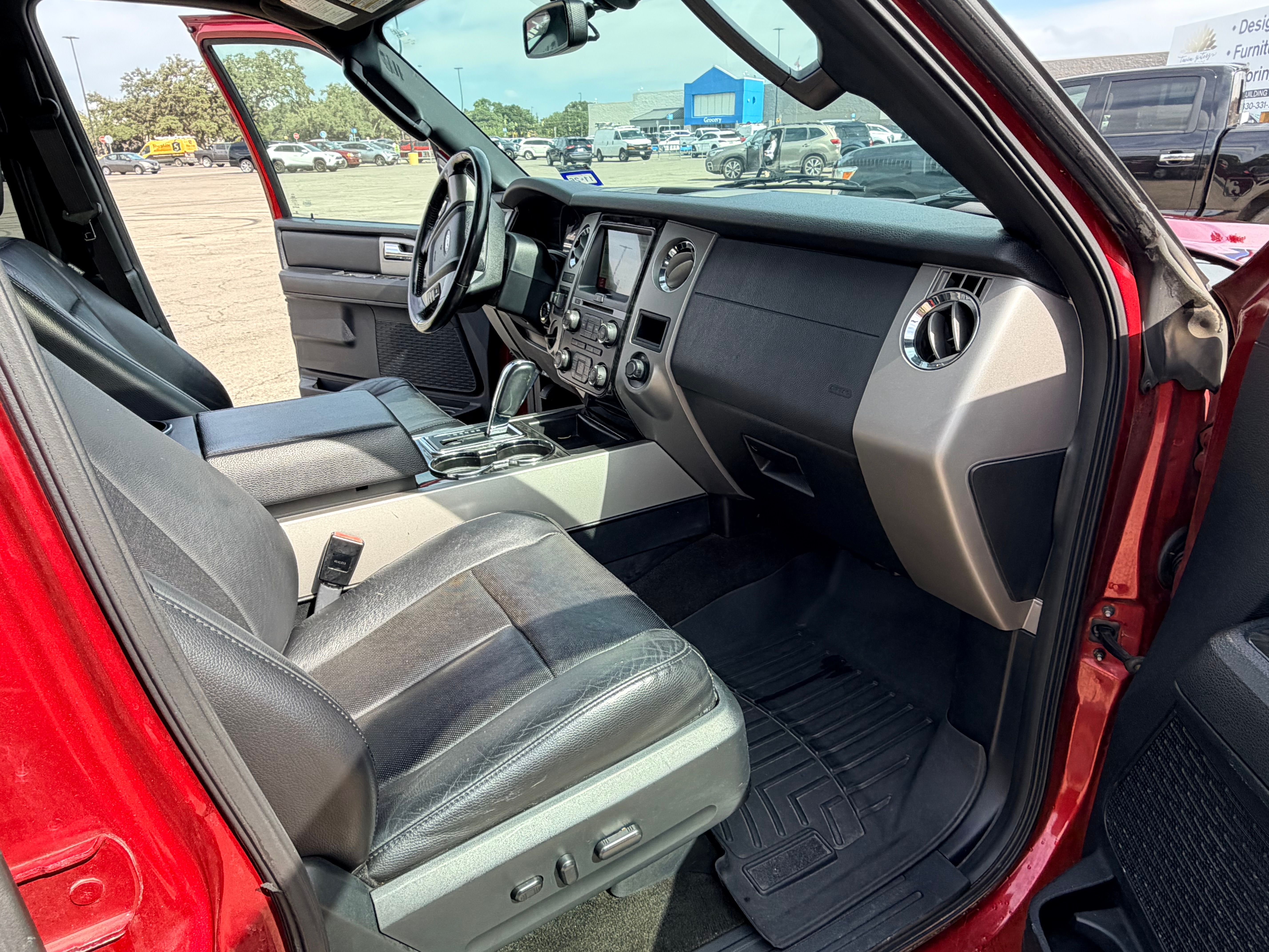 Used 2016 Ford Expedition Limited RWD image 9