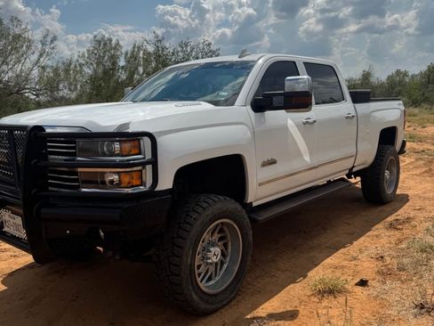 Used 2016 Chevrolet Silverado 2500 High Country w/ Duramax Plus Package AWD/4WD image 8
