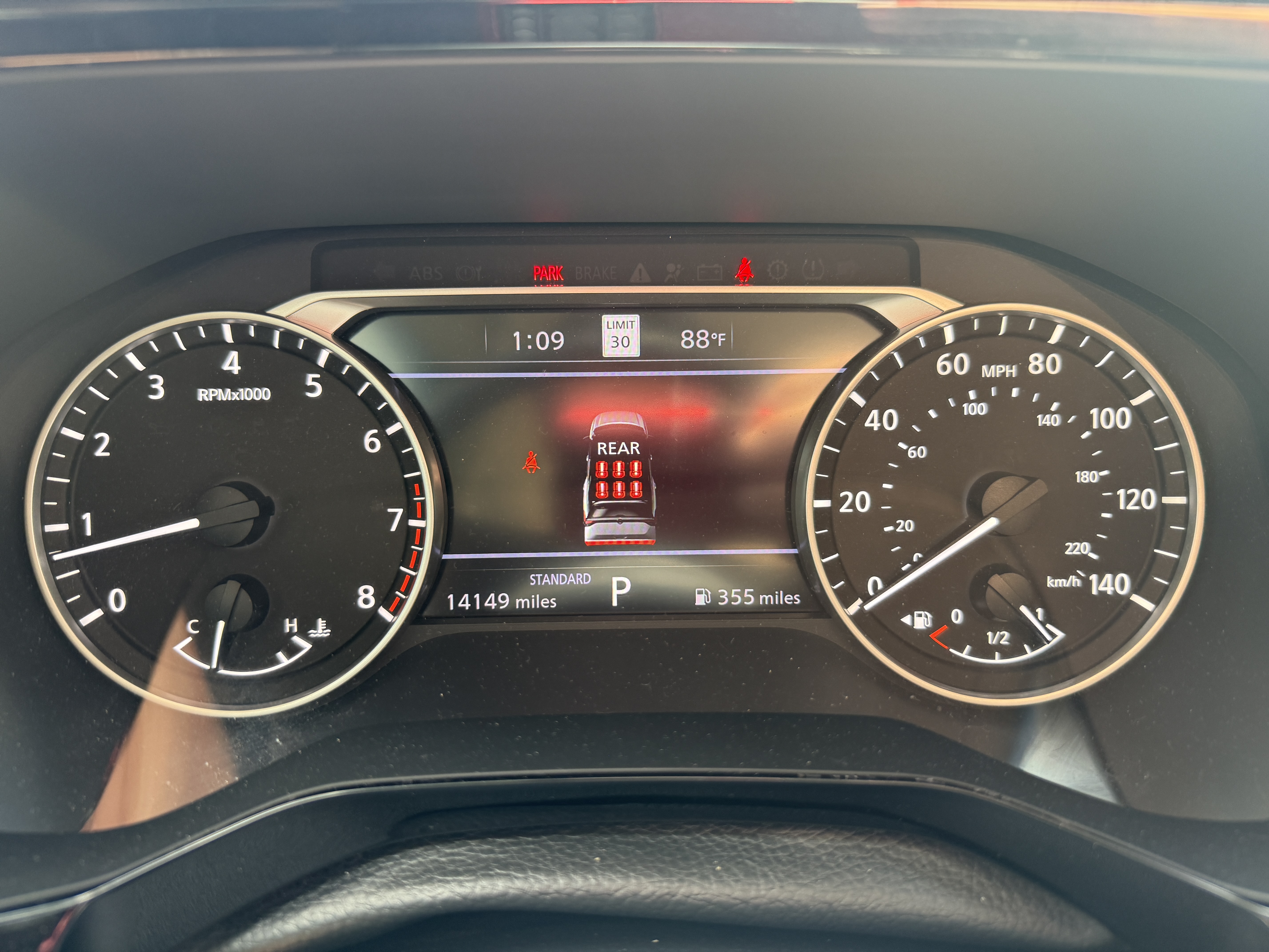 Used 2024 Nissan Pathfinder SL FWD image 9