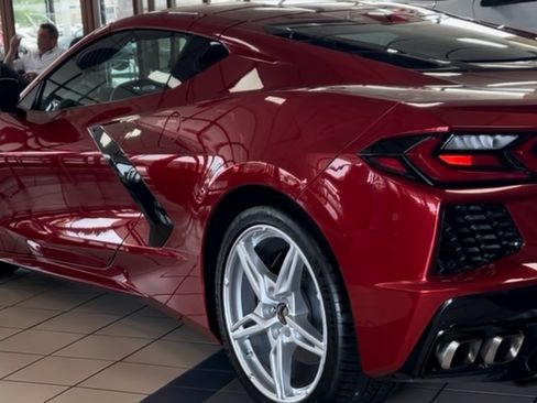 Used 2021 Chevrolet Corvette Stingray Preferred Cpe w/ 2LT image 11