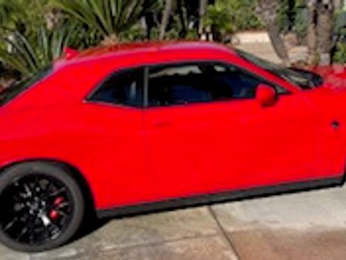 Used 2015 Dodge Challenger SRT Hellcat image 4