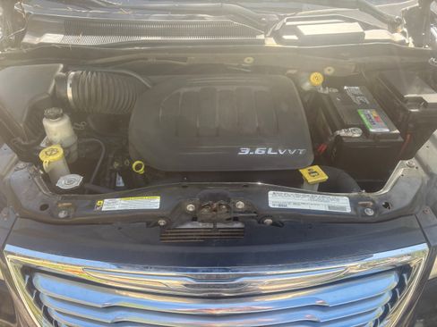 Used 2012 Chrysler Town & Country Touring w/ Entertainment Group #1 image 9