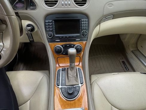 Used 2008 Mercedes-Benz SL 550 image 5