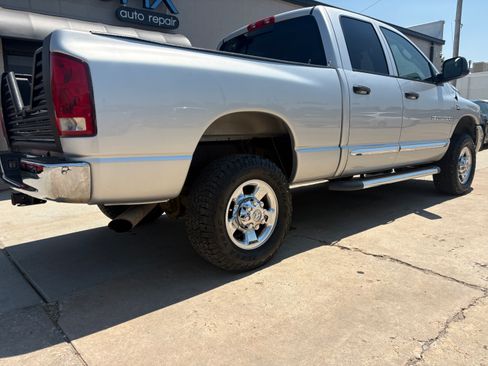 Used 2006 Dodge Ram 2500 Truck Laramie AWD/4WD image 2