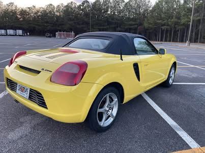 Used 2002 Toyota MR2 RWD image 4