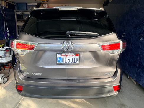 Used 2015 Toyota Highlander XLE FWD image 8