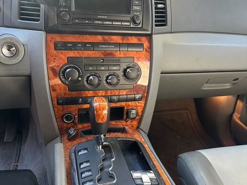 Used 2007 Jeep Grand Cherokee Overland image 10