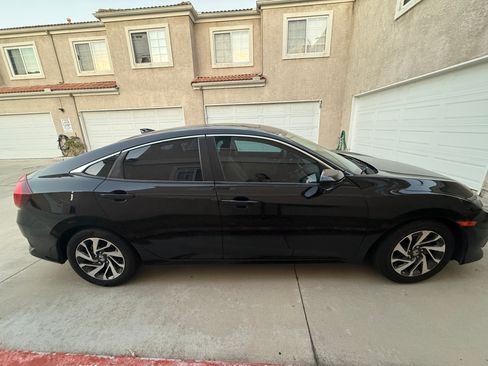 Used 2017 Honda Civic EX image 6
