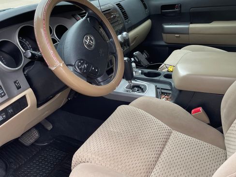 Used 2013 Toyota Tundra 2WD CrewMax w/ SR5 Pkg image 13