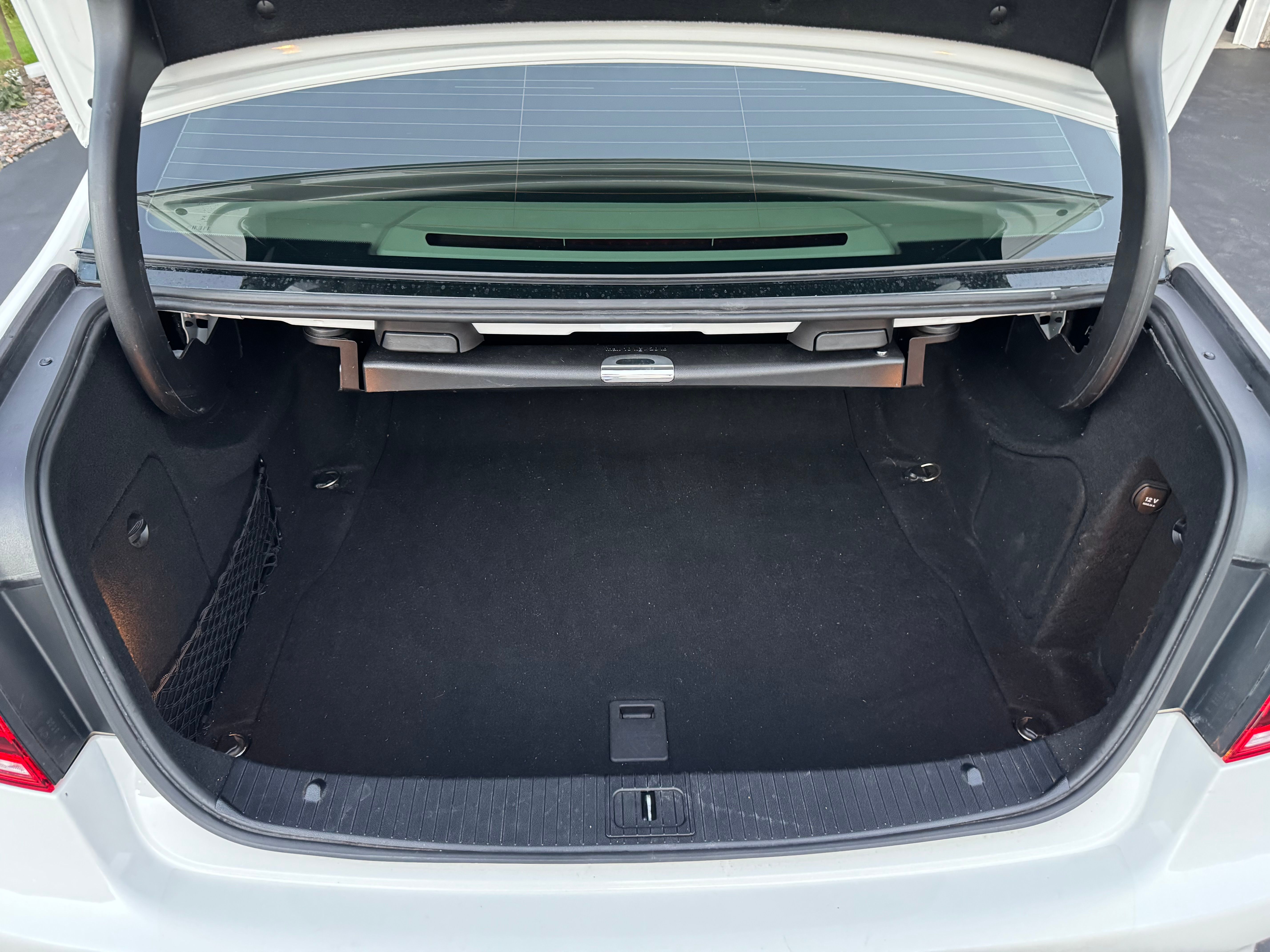 Used 2014 Mercedes-Benz E 350 4MATIC Sedan image 24