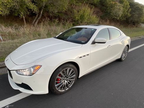 Used 2017 Maserati Ghibli w/ Luxury Package image 1