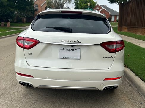 Used 2019 Maserati Levante GranLusso image 4