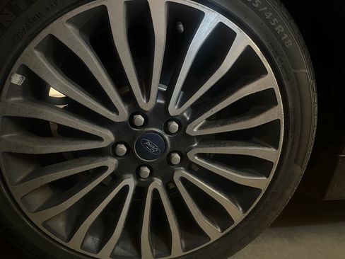 Used 2018 Ford Fusion Titanium image 21