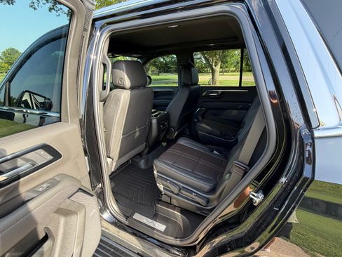 Used 2026 Chevrolet Tahoe High Country AWD/4WD image 27