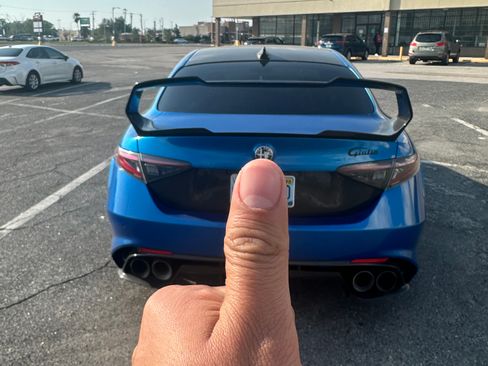 Used 2018 Alfa Romeo Giulia Quadrifoglio w/ Driver Assist Dynamic Package image 7