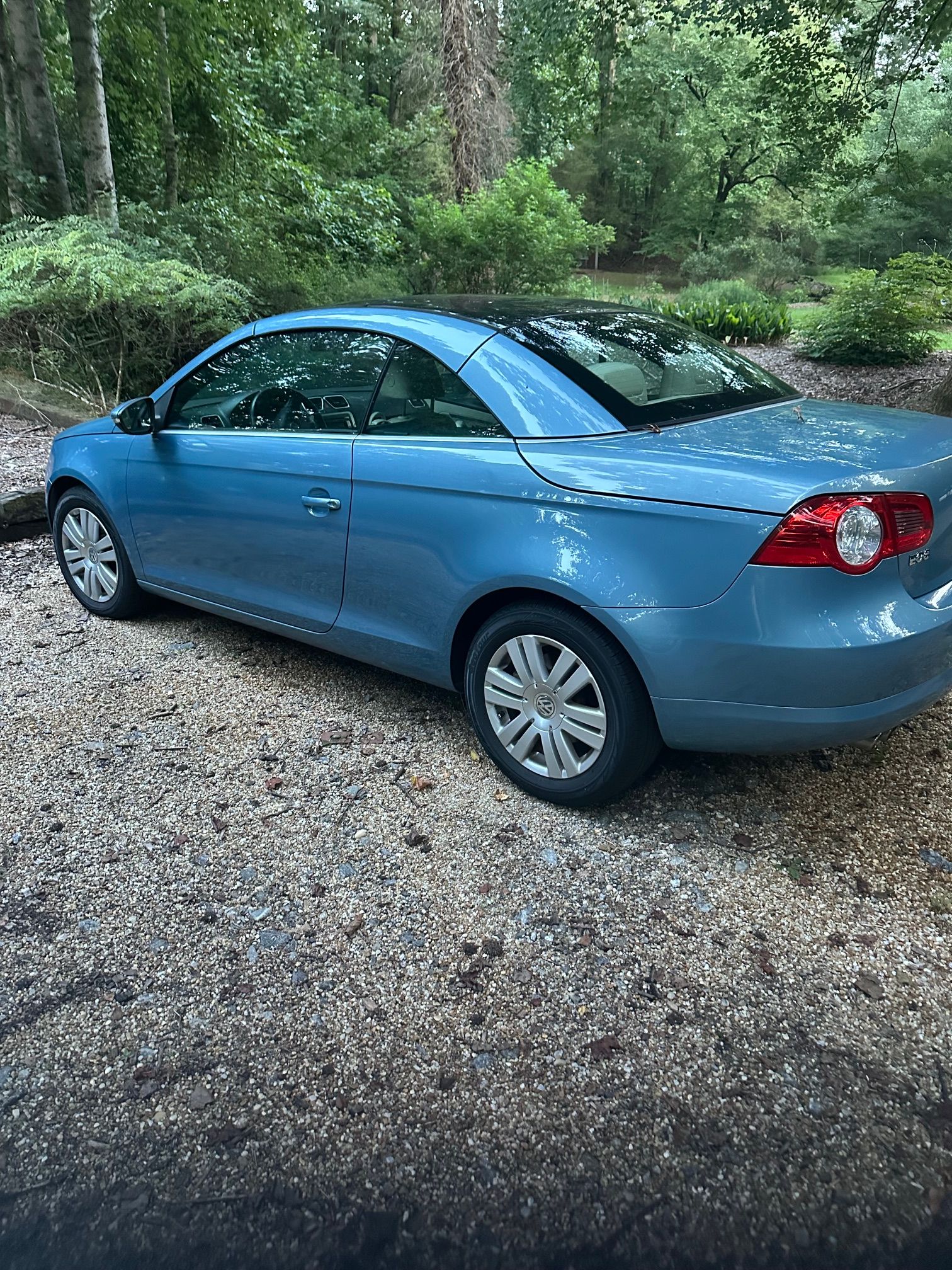 Used 2009 Volkswagen Eos Komfort FWD image 3