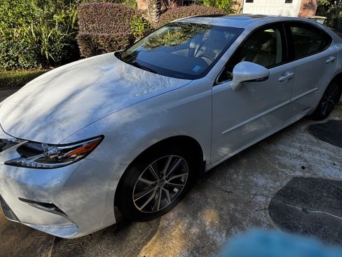 Used 2016 Lexus ES 300h 300h Sedan 4D image 5