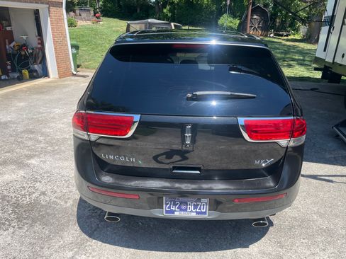 Used 2013 Lincoln MKX FWD image 5
