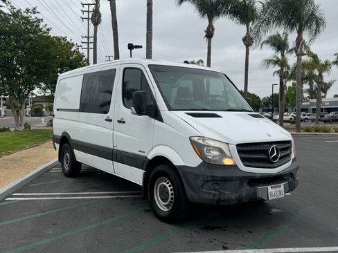 Used 2014 Mercedes-Benz Sprinter 2500 image 19