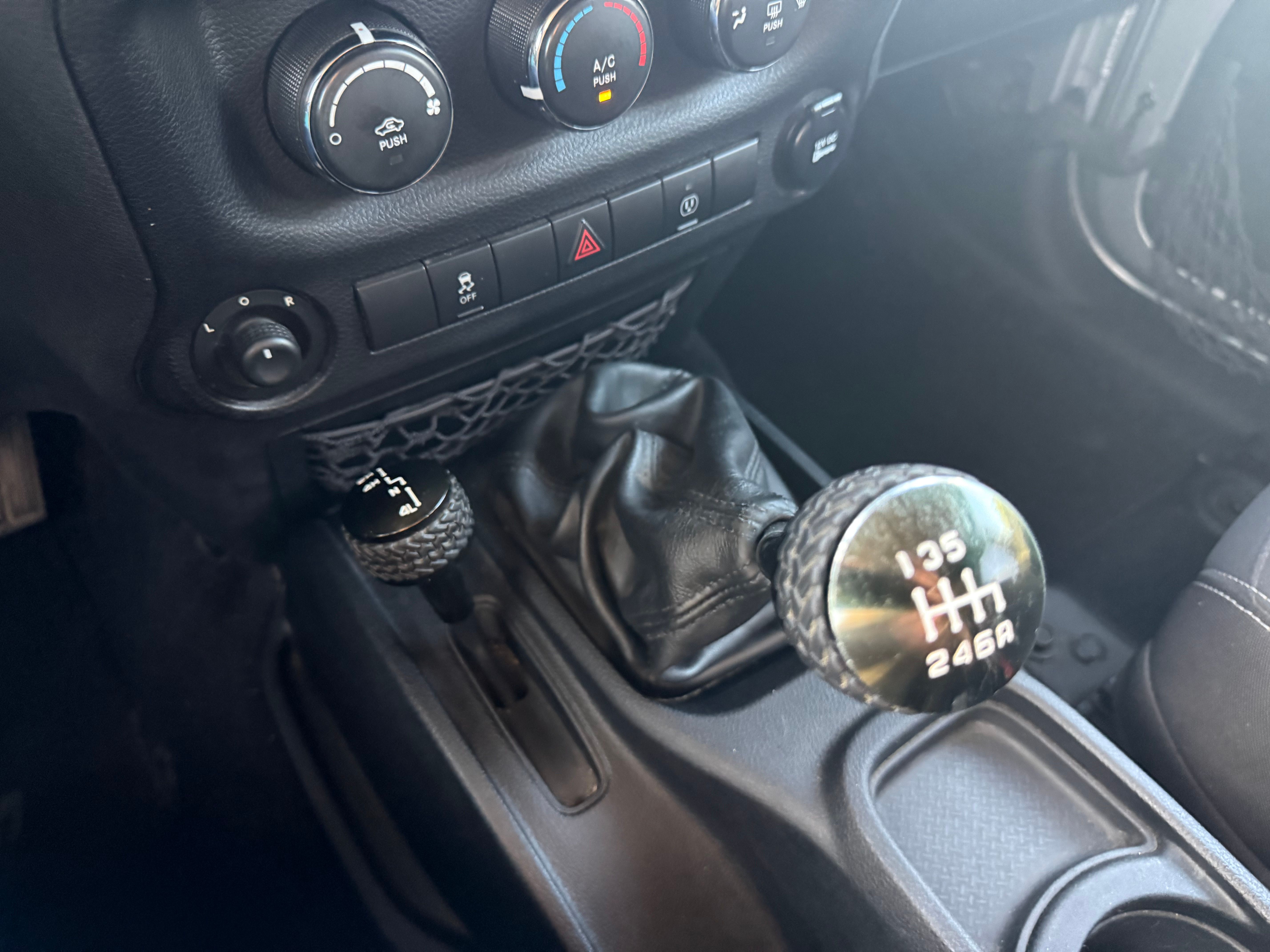 Used 2014 Jeep Wrangler Unlimited Sahara AWD/4WD image 11