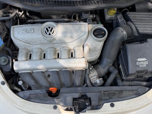 Used 2009 Volkswagen Beetle Coupe FWD image 26