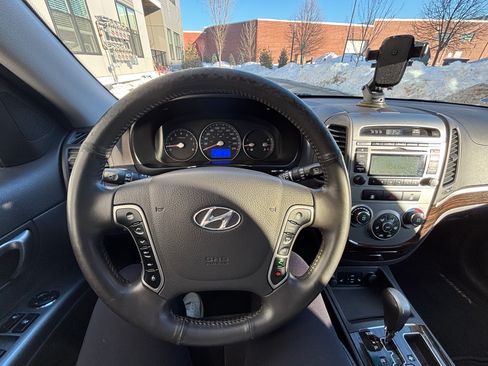 Used 2011 Hyundai Santa Fe GLS image 9