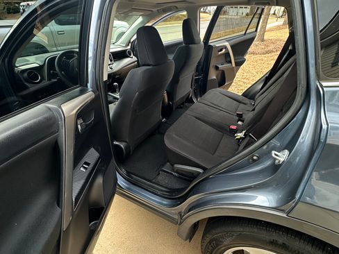 Used 2014 Toyota RAV4 XLE image 15