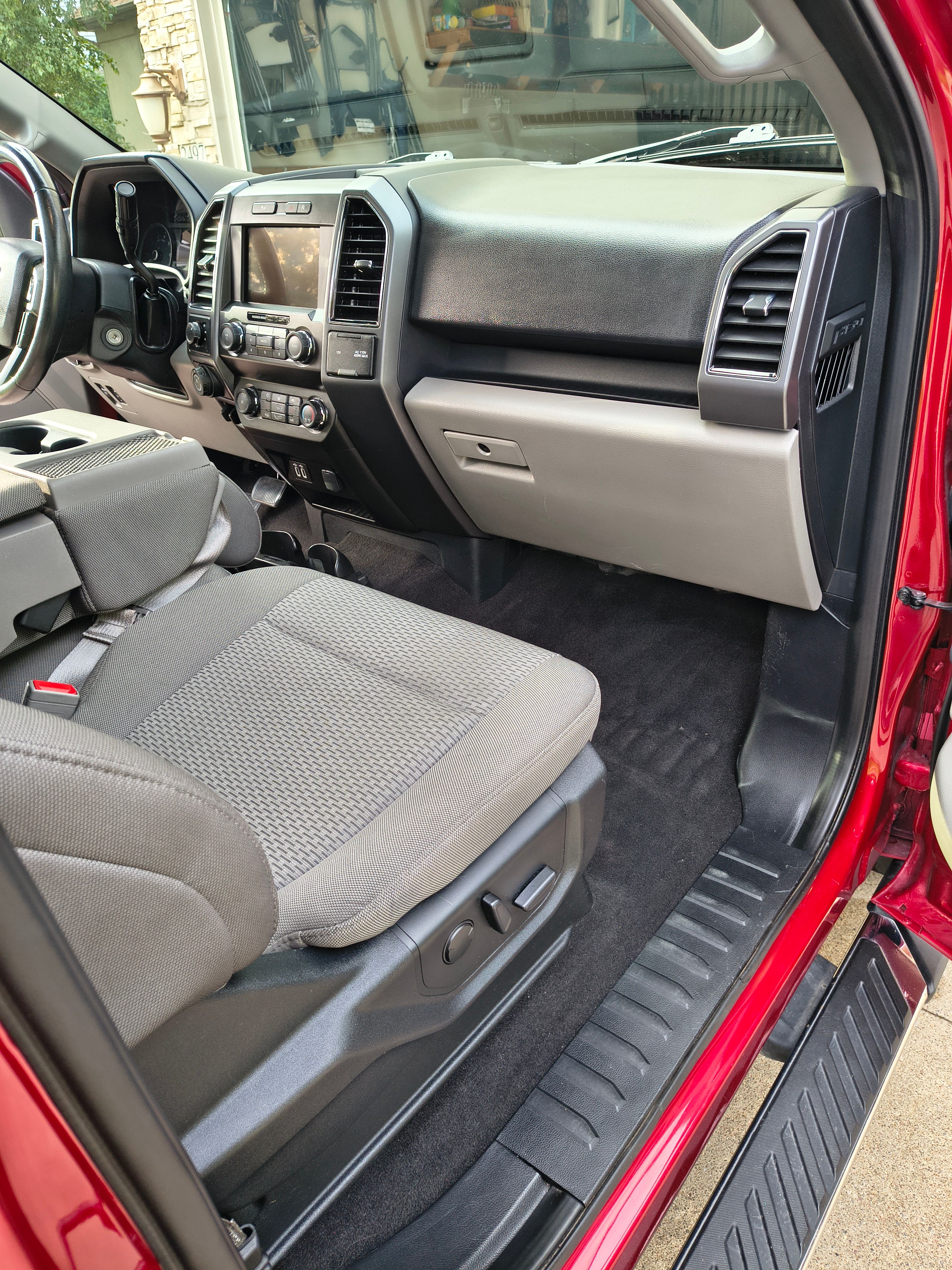 Used 2020 Ford F150 XLT w/ Equipment Group 302A Luxury AWD/4WD image 10