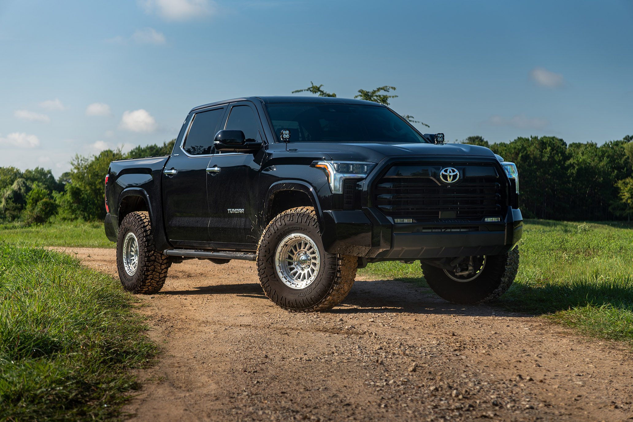 Used 2024 Toyota Tundra Limited AWD/4WD image 16