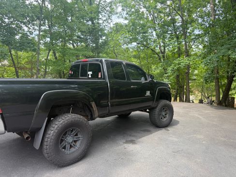 Used 2008 Toyota Tacoma PreRunner RWD image 2