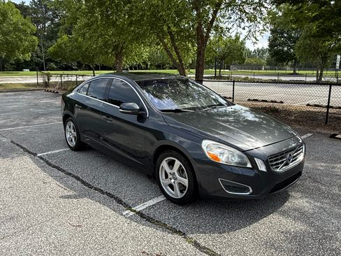 Used 2013 Volvo S60 T5 AWD/4WD image 4