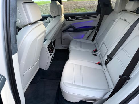 Used 2021 Porsche Cayenne GTS image 15