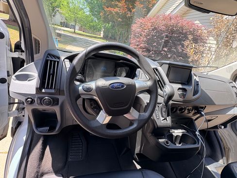 Used 2019 Ford Transit 350 XLT RWD image 8