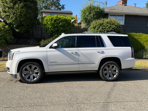 Used 2016 GMC Yukon Denali w/ Open Road Package AWD/4WD image 4