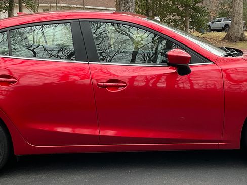 Used 2016 MAZDA MAZDA3 i Touring w/ Popular Equipment Package image 4