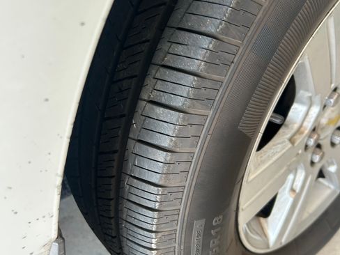 Used 2012 Chevrolet Traverse LT image 4