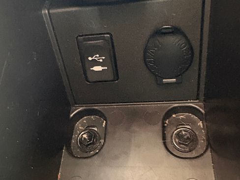 Used 2013 Toyota Prius Five image 11