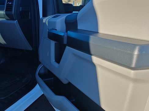 Used 2017 Ford F250 XL w/ STX Appearance Package image 12