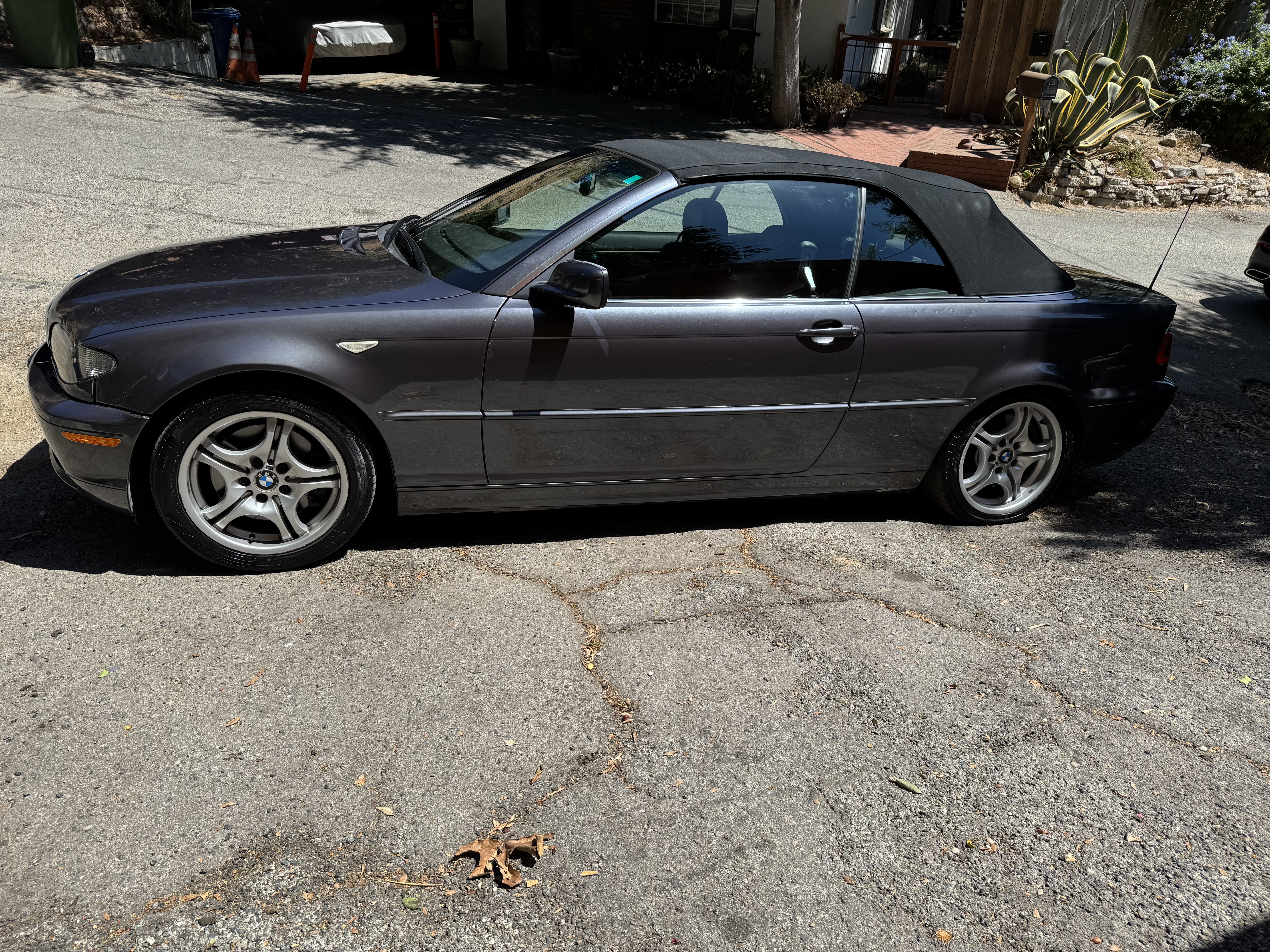 Used 2005 BMW 330Ci Convertible RWD image 1