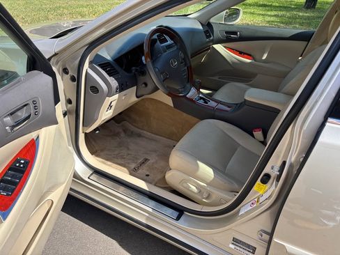 Used 2011 Lexus ES 350 image 6